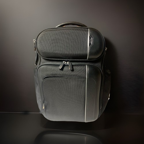 Nuovo tumi arrive barker - arrive,